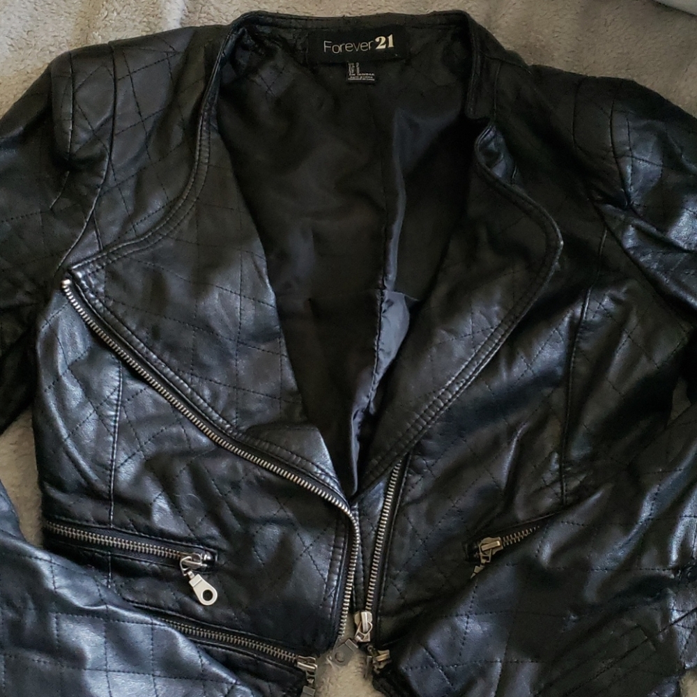 FOREVER 21 FAUX LEATHER JACKET